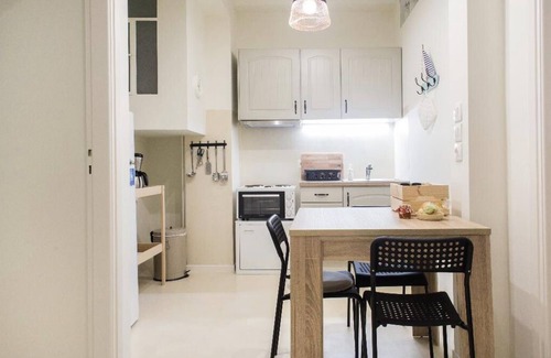 Kallithea Apartment | Charming 1-Bed Apartment near Piraeus port