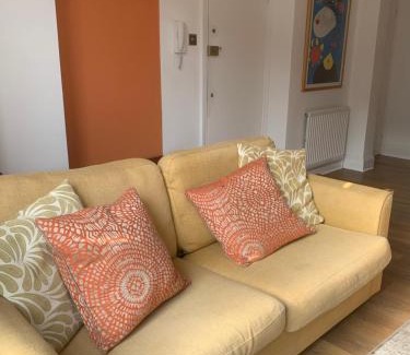 Westcliff-on-Sea Apartment | Charming 1-Bedroom Apartment in Westcliff, Close to Southend Beaches and Attractions