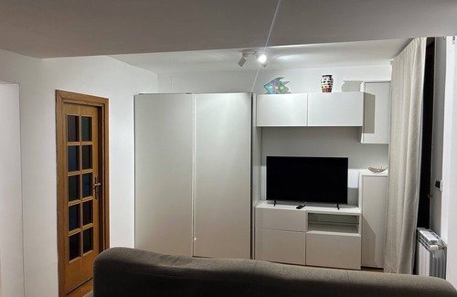 Quartiere XXXIV Lido di Ostia Levante Apartment | Charming 1-bedroom apartment in welcoming Lido di Ostia with AC