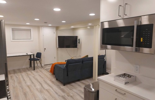 North Michigan Park Apartment | Charming 1-bedroom apartment in fabulous Washington with WiFi, AC