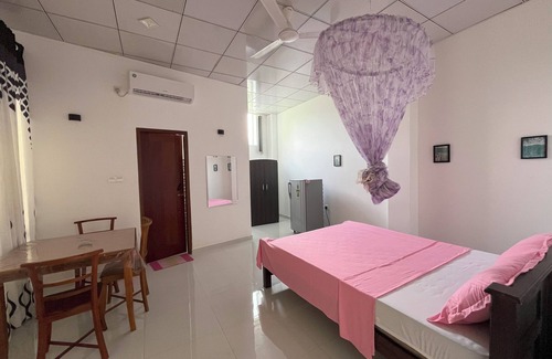 Weligama Apartment | Charming 1-bedroom apartment in wonderful Mirissa with WiFi, AC