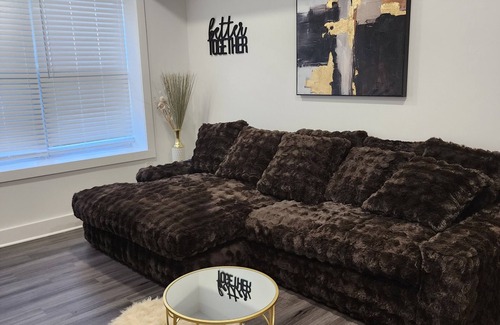 Midtown Apartment | Charming 1-bedroom apartment in Detroit with AC, WiFi