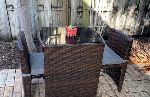 Lantana Apartment | Charming 1-bedroom apartment in Lantana with WiFi, AC, free parking on site