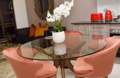 Greater Johannesburg Metropolitan Area Apartment | Charming 1-bedroom apartment in Midrand with WiFi
