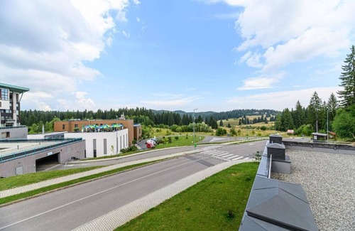 Poiana Brasov Apartment | Charming 1-bedroom apartment with WiFi, fitness room in beautiful Brașov