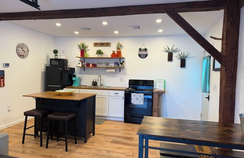 Greene Apartment | Charming 1-bedroom apartment in Greene for up to 4 guests, family & dog friendly