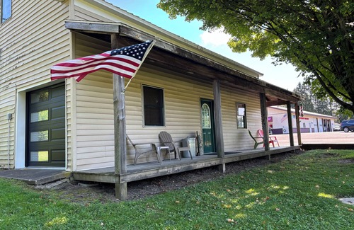 Greene Apartment | Charming 1-bedroom apartment in Greene for up to 4 guests, family & dog friendly