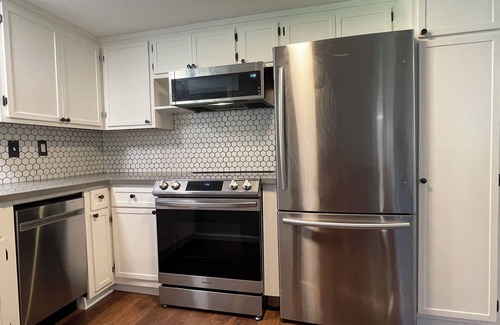 Los Gatos Condo | Charming 1-bedroom condo with AC in fabulous Los Gatos