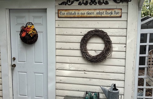 Islip Cottage | Charming 1-bedroom cottage in tranquil Islip with AC