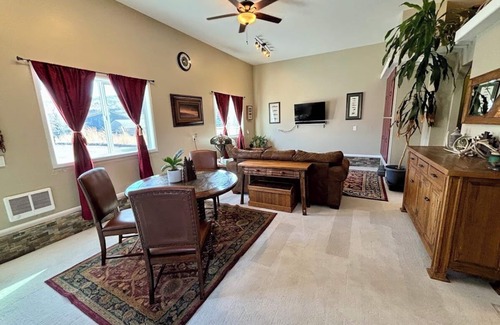 Cody Cottage | Charming 1-bedroom guest house near Yellowstone National Park.