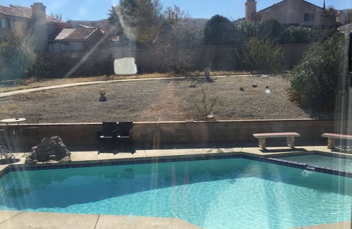 Quartz Hill House | Charming 1-bedroom in the gated community house with AC and WiFi in Palmdalenn