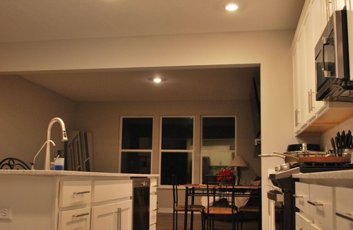 Maxwell Apartment | Charming 1-bedroom Suite in shared house - Utilities Included