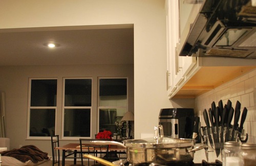 Maxwell Apartment | Charming 1-bedroom Suite in shared house - Utilities Included