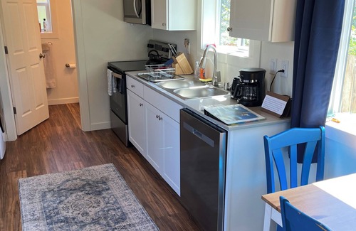 Kenton House | Charming 1-bedroom tiny house in Portland with WiFi, AC