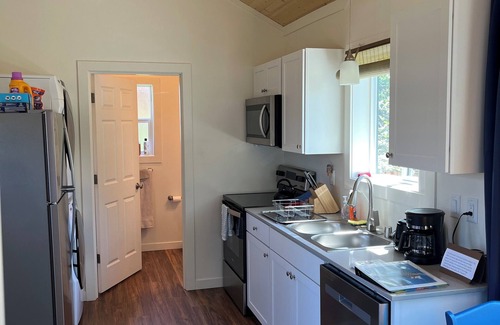 Kenton House | Charming 1-bedroom tiny house in Portland with WiFi, AC