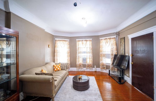 East Orange House | Charming 1-bedroom house in lovely East Orange with WiFi, AC