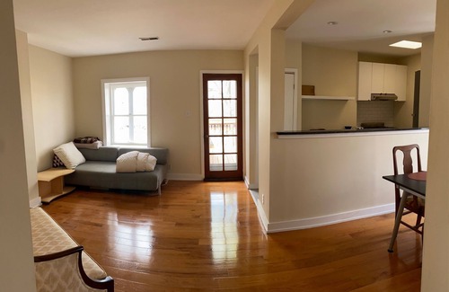 Powelton Village Apartment | Charming 1-bedroom tree top apartment in lovely Phila-University City AC & WiFi