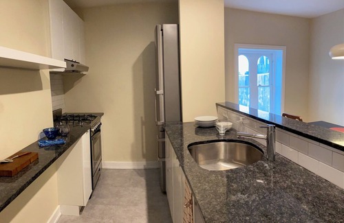 Powelton Village Apartment | Charming 1-bedroom tree top apartment in lovely Phila-University City AC & WiFi