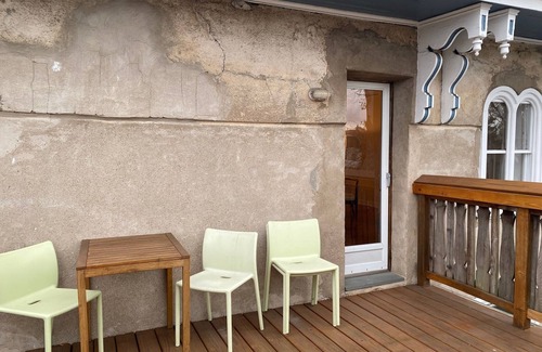 Powelton Village Apartment | Charming 1-bedroom tree top apartment in lovely Phila-University City AC & WiFi