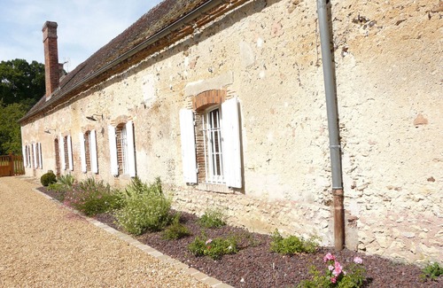 Rouvray-Saint-Florentin Cottage | Charming 12-Person Cottage with Garden, BBQ & Bikes near Chartres