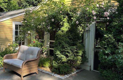 Eastham House | Charming 1800s Cape Cod home near beaches, bike trails, sunset hotspots & more!