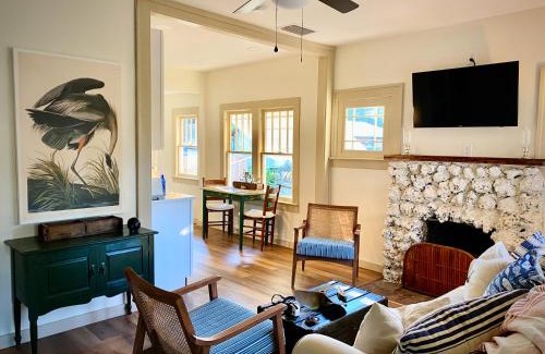 Yankeetown House | Charming 1940s Daybook Cottage on the Florida Hidden Coast