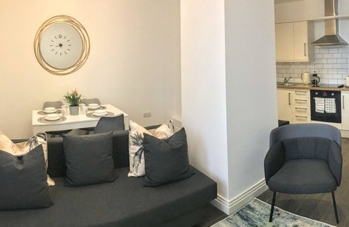 Watford Town Centre Apartment | Charming 1Bedroom/1Bathroom Flat with FREE WIFI and Parking
