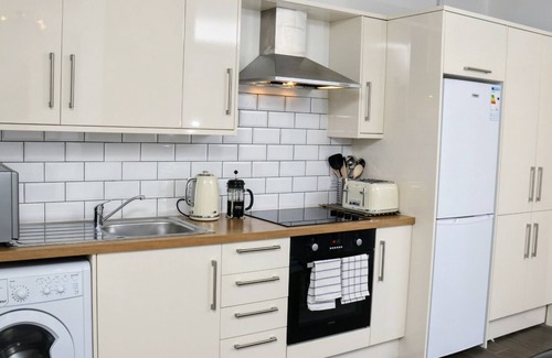 Watford Town Centre Apartment | Charming 1Bedroom/1Bathroom Flat with FREE WIFI and Parking