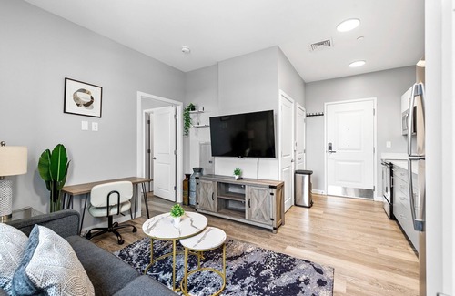 Everett Apartment | Charming 1BR Near Encore 2837