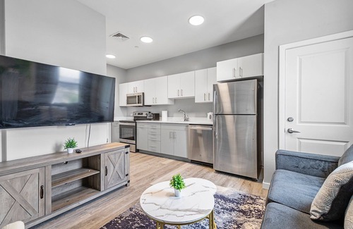 Everett Apartment | Charming 1BR Near Encore 2837