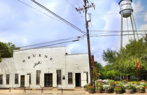 Gruene Apartment | Charming 1BR Retreat - Walk to Gruene Hall + Upscale Amenities
