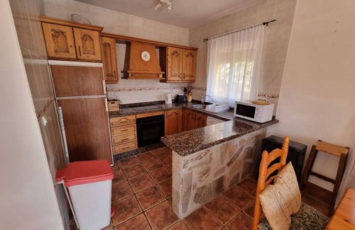 Vinuela House | Charming 2 bed 2 Bath House, Private Pool, Close to Lake, Shops & Restaurants