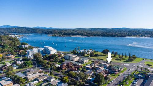 Batemans Bay Apartment | Charming 2-Bed Apartment with Bay Views