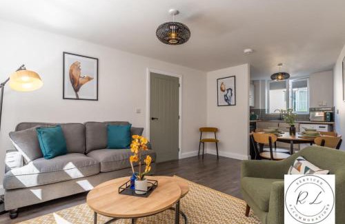 Leicester Apartment | Charming 2-Bed Flat by Glenfield Hospital - Sleeps 6