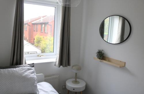 Mapperley House | Charming 2 Bed House - Family Friendly