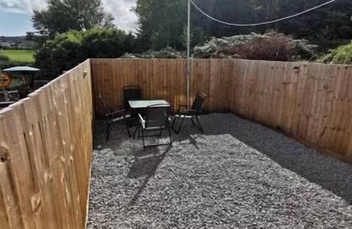 Landore House | Charming 2-Bed House in Swansea