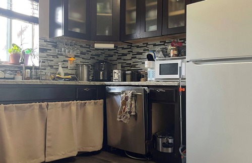 Deerfield Beach House | Charming 2 Bedroom Cottage Homestead with AC, WiFi in Deerfield Beach