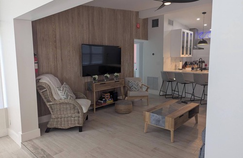 Poinsettia Heights House | Charming 2-bedroom, 2Bath Retreat in Fort Lauderdale, FL