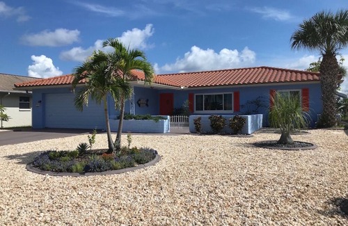 Gulf Harbors House | Charming 2-bedroom house in lovely New Port Richey with pool.