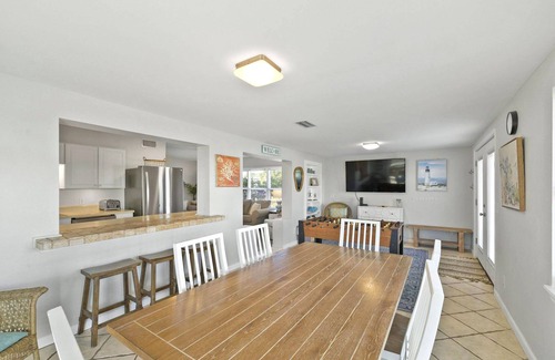 Villa Primera House | Charming 2 Bedroom Beach Cottage w/Amazing Gulf Views!