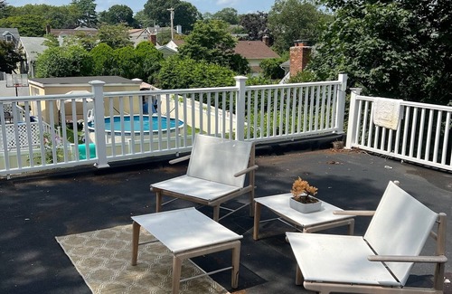 Port Washington Apartment | Charming 2-bedroom coastal apartment in Port Washington