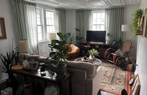 Bowling Green House | Charming 2-bedroom house in Bowling Green with AC