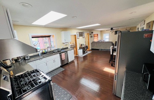 McKinleyville House | Charming 2-bedroom entire house in a peaceful private place with WiFi!