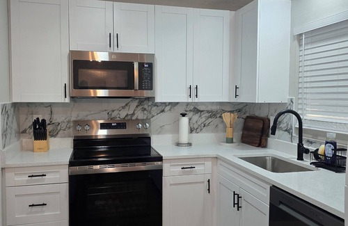 Seminole Villa | Charming 2-bedroom, 2-Bathroom villa in Seminole, 15 minutes near beaches.