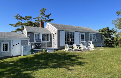 Shawkemo Cottage | Charming 2 bedroom, 2 bath home with water views and steps to private beach
