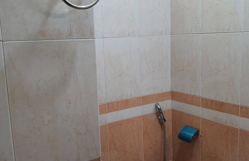 Islamabad Apartment | Charming 2-Bedroom Apartment in E-11: Your Perfect VRBO Getaway with AC, WiFi