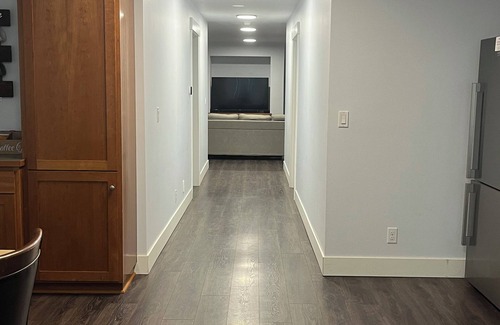 Creswell House | Charming 2-bedroom attached apartment with AC, WiFi in adorable Creswell