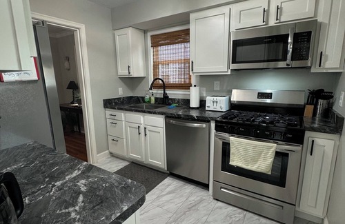 Spring Hill House | Charming 2-bedroom Bungalow - Close to Everything!