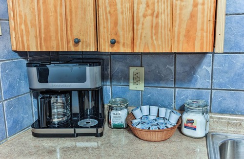 Homosassa House | Charming 2-bedroom bungalow in fabulous Homosassa with AC, WiFi