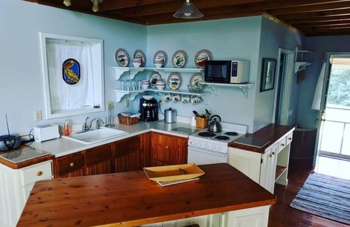 Pine Ridge Cottage | Charming 2 bedroom cottage